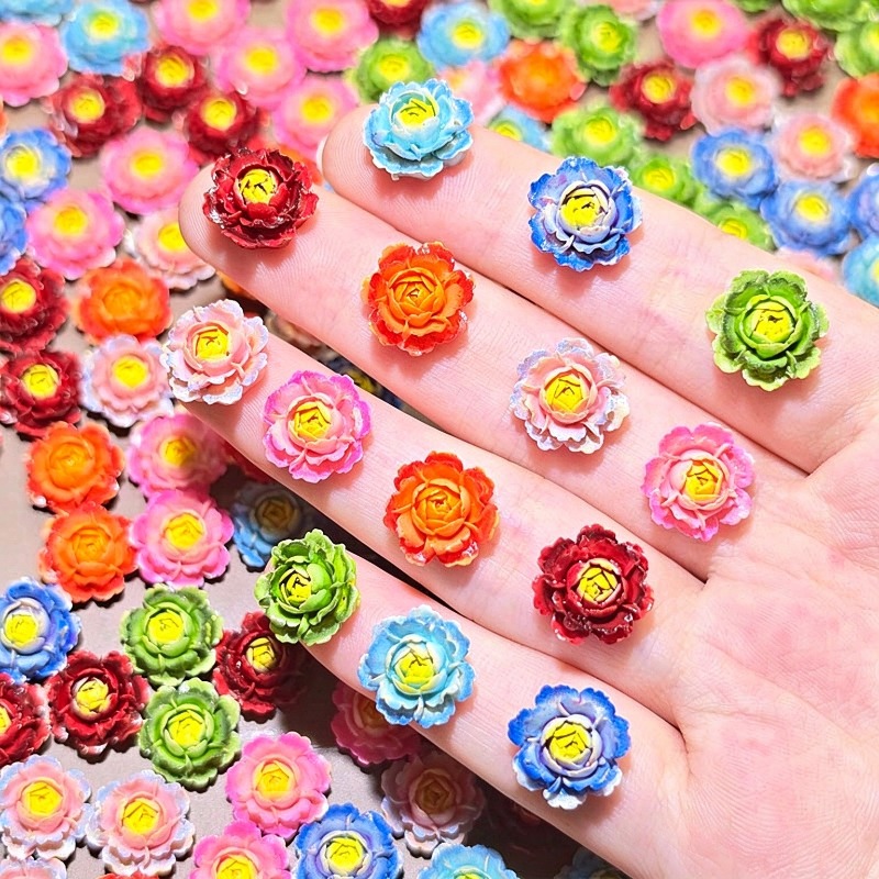 Nail Art Ombre - 50個入り、アソートカラーの3Dレジン製バラ型フラットバックカボション。ネイルアート、ノート、DIY、衣類、アクセサリー、ヘアアクセサリーの装飾に。