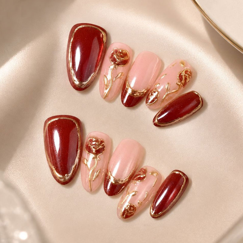 10個入り、フレンチスタイルのワインレッドと金箔を施したバラ - Nail Art Press On のレビューと価格