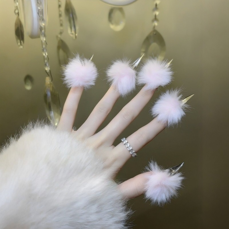 手作りの長めの猫の爪型ネイルチップ、ふわふわのポンポンが付い - Nail Art Press On のレビューと価格