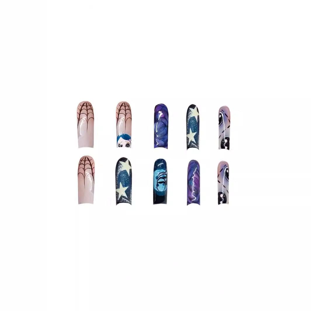 取り外し可能な落書きの偽の爪,長い棺の爪,光沢のある青い蜘蛛 - Nail Art Press On のレビューと価格